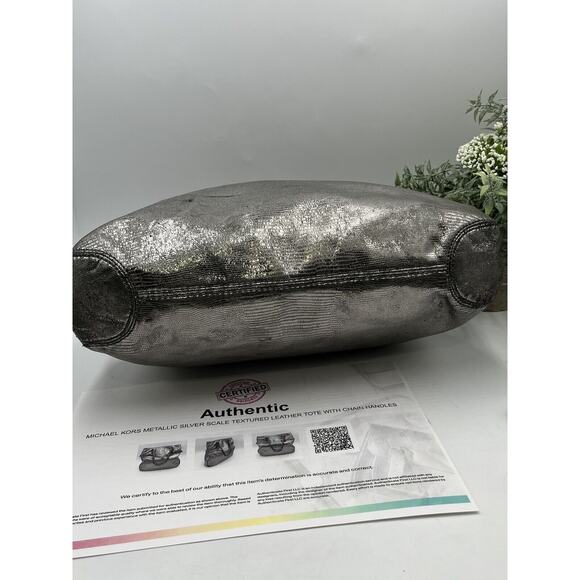 Michael Kors Authenticated Lacey Nickel Silver Leather Foldover Tote Metal Chain - Picture 9 of 15